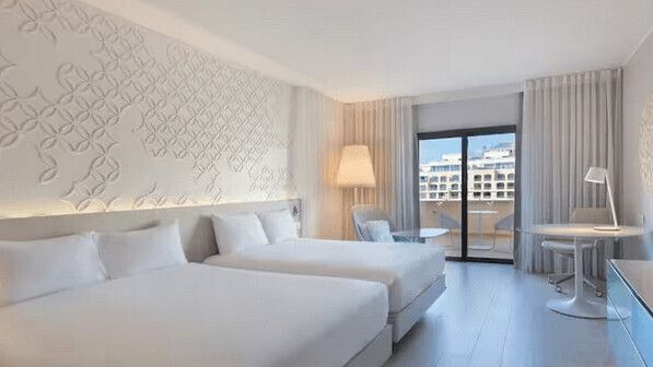 Two Queen Bed Deluxe Room With Marina View 